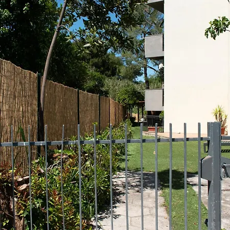 La Casetta Bamboo  50 Mt Dal Mare Incluso Ombrellone E 2 Lettini Nello Stabilimento * Marcelli